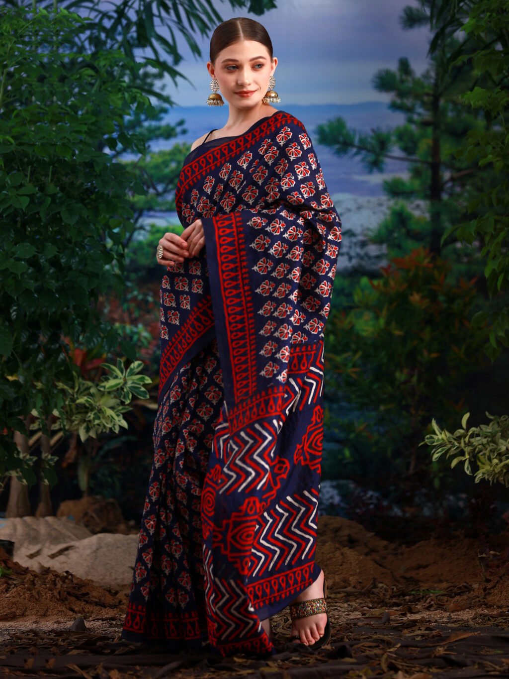 Navy Blue Silk Saree - Image 4