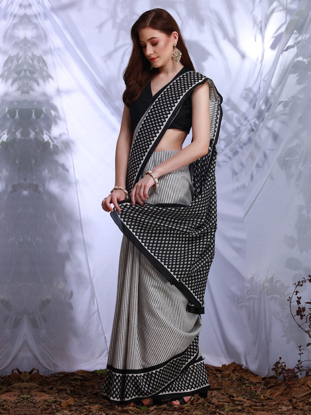White and Black Bhagalpuri Printed Silk Saree - Image 4