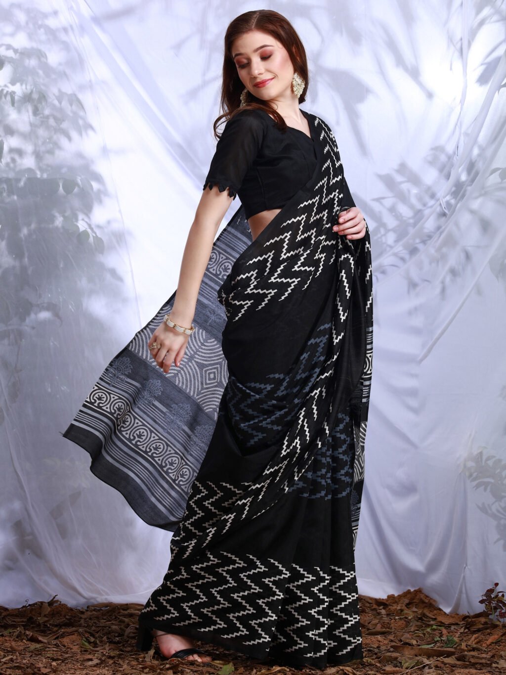 Black Silk Saree - Image 3