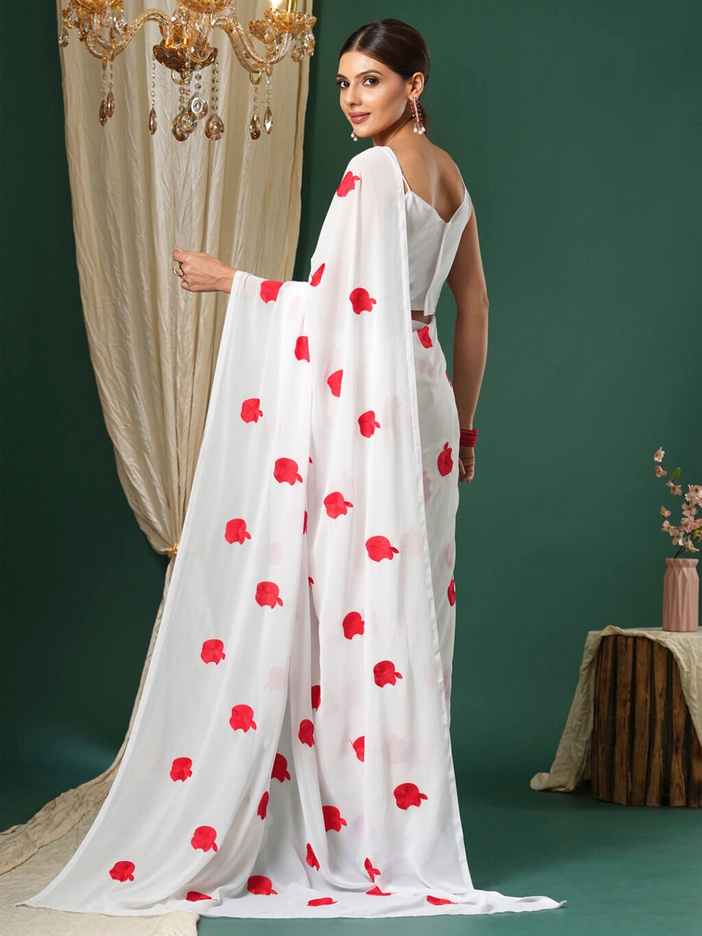 Get the best pathani saree