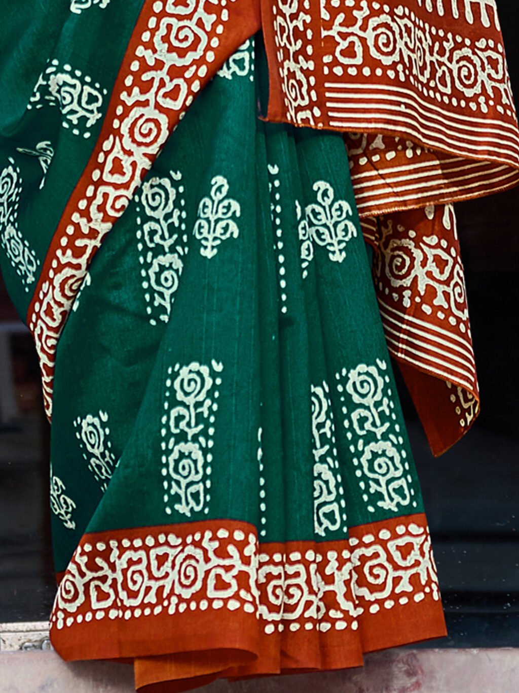 Dark Green Silk Saree - Image 4