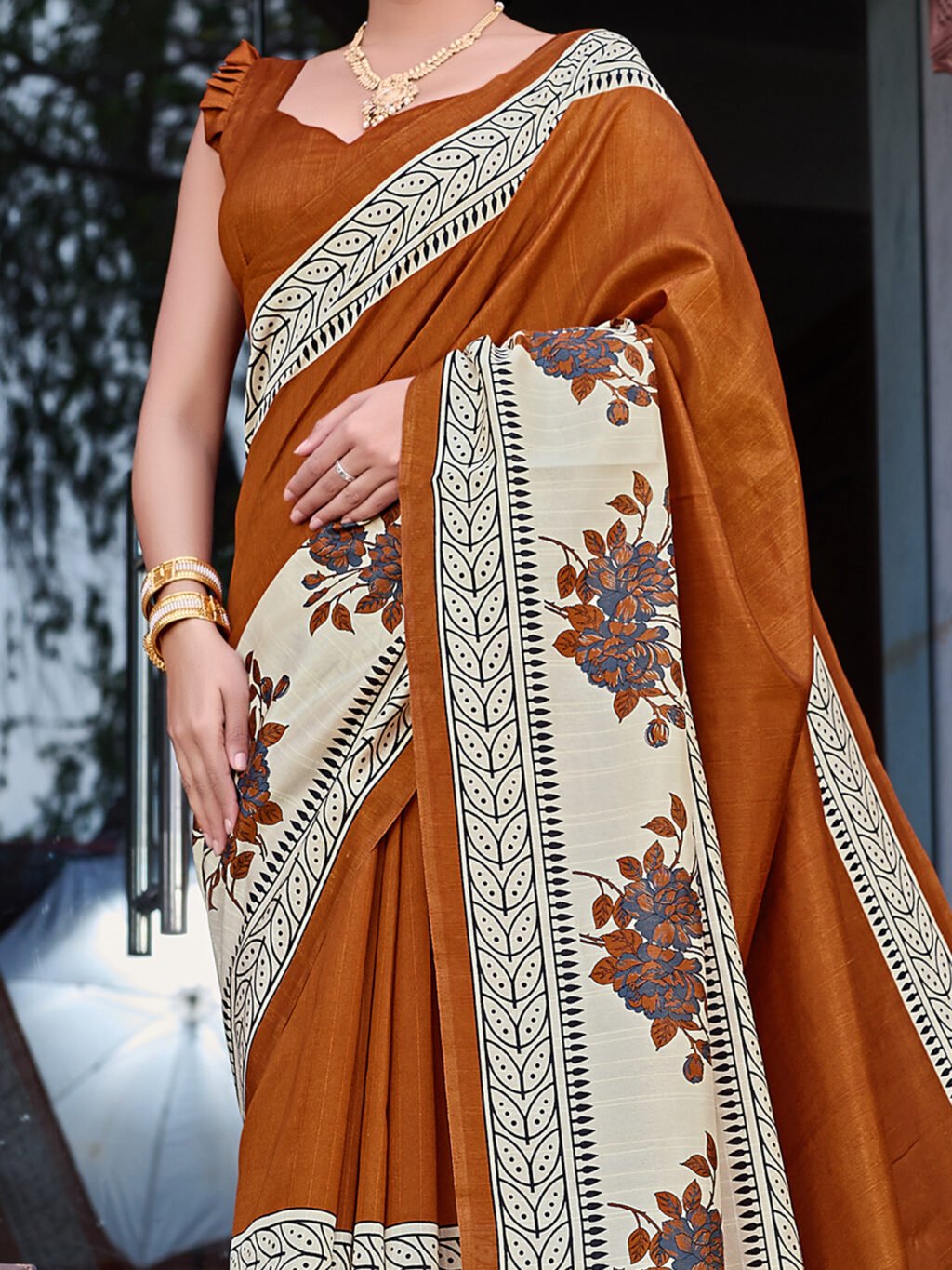 Brown Silk Saree - Image 4