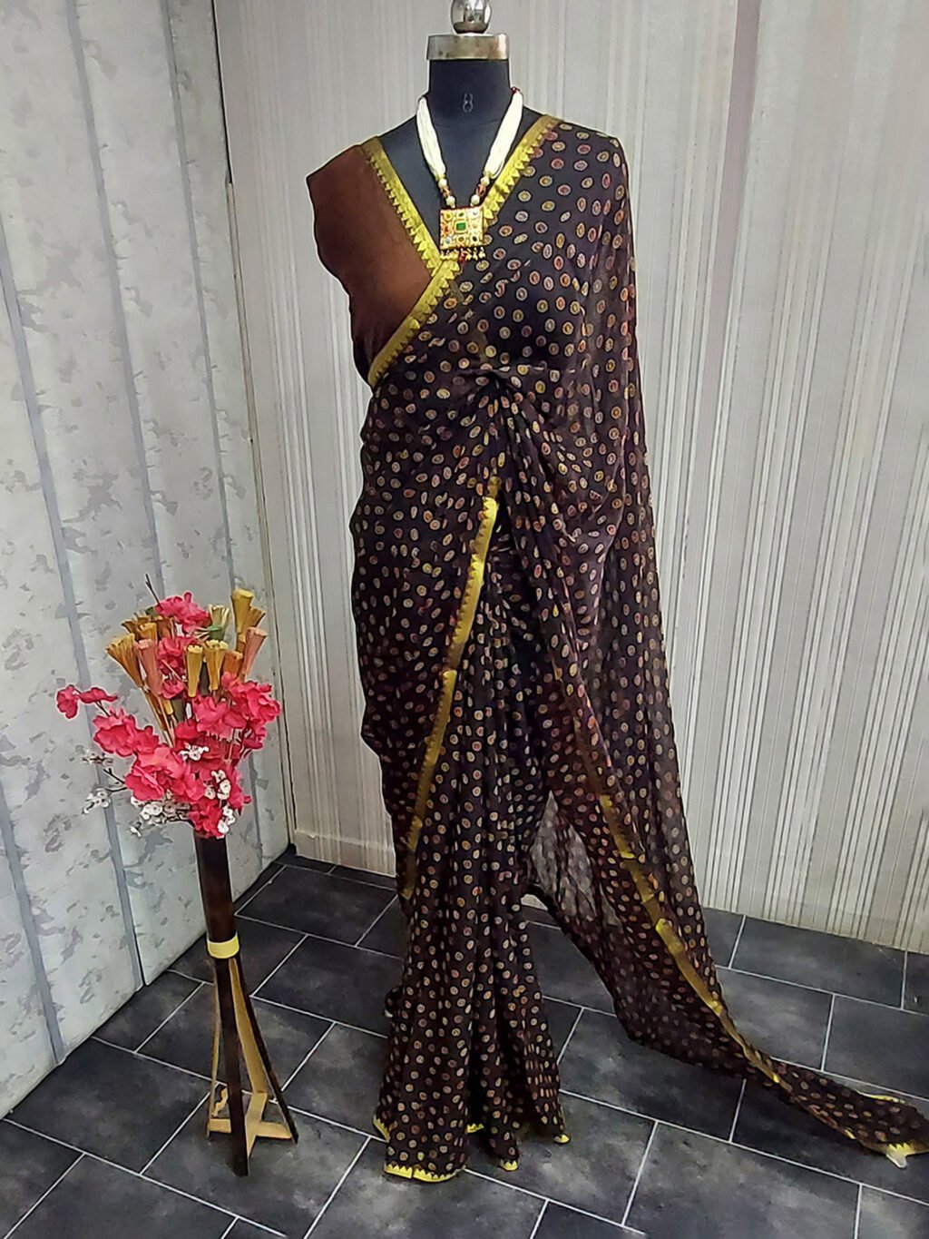 Image of Brown Chiffon Saree