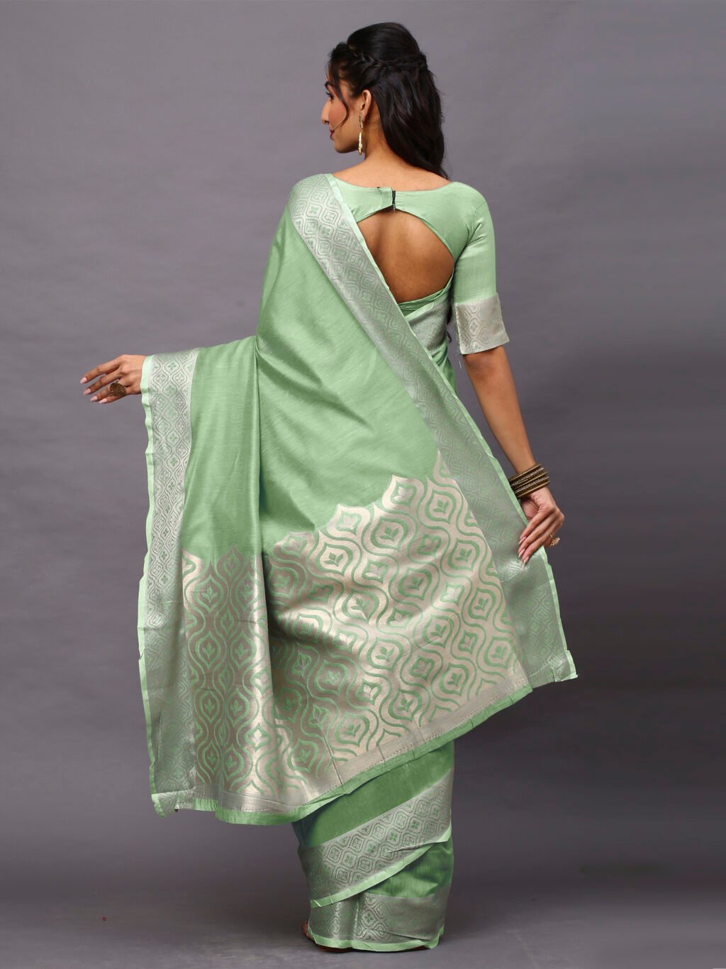 showcasing the beauty and craftsmanship of Traditional Saree.