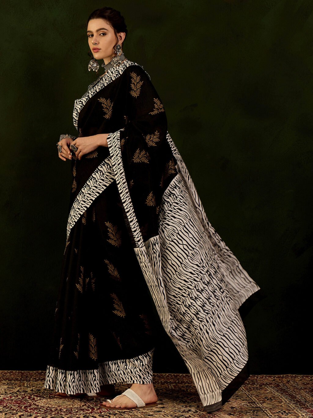 Black Silk Saree - Image 3