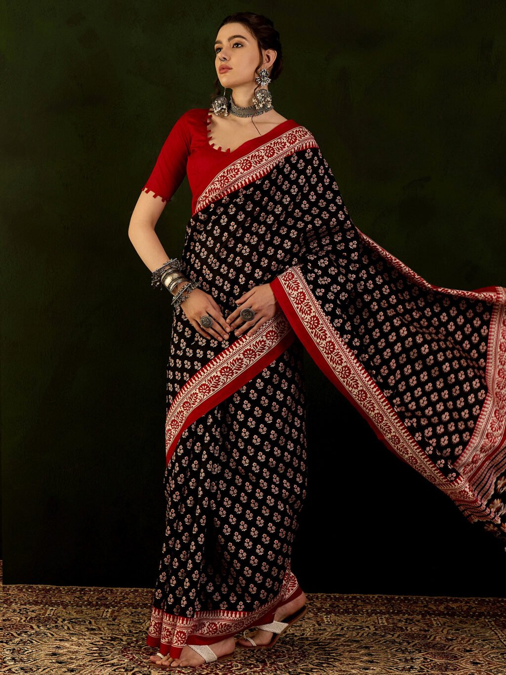 Black Silk Saree - Image 3