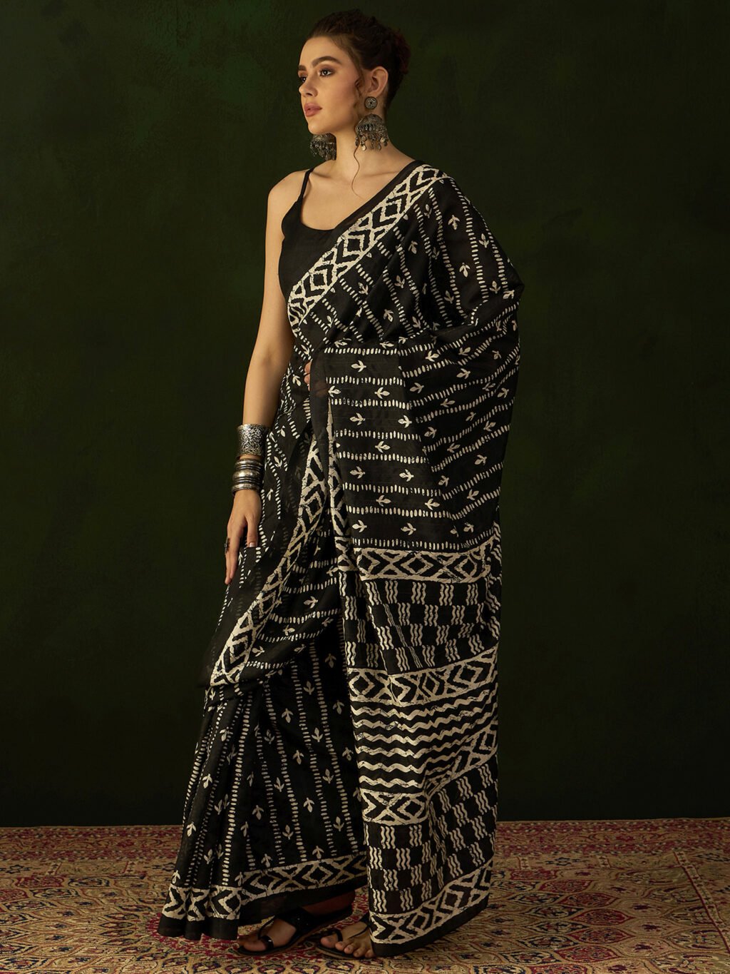 Black Silk Saree - Image 3