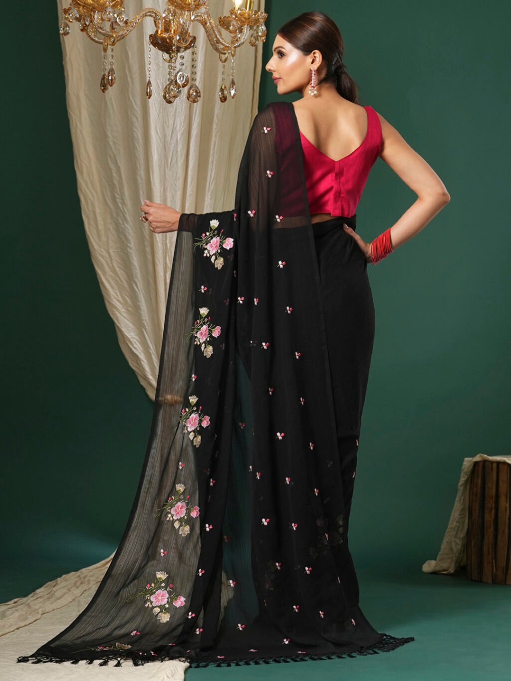 Get the best Kasavu saree online