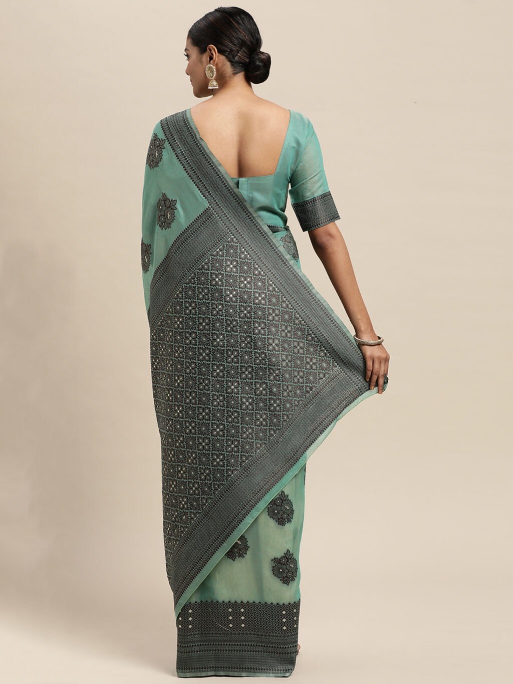 showcasing the beauty and craftsmanship of Traditional Saree.
