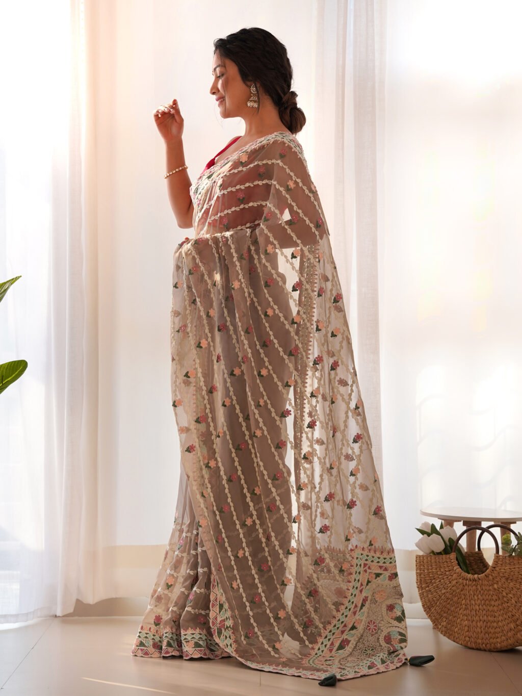 Grey Net Saree - Image 3
