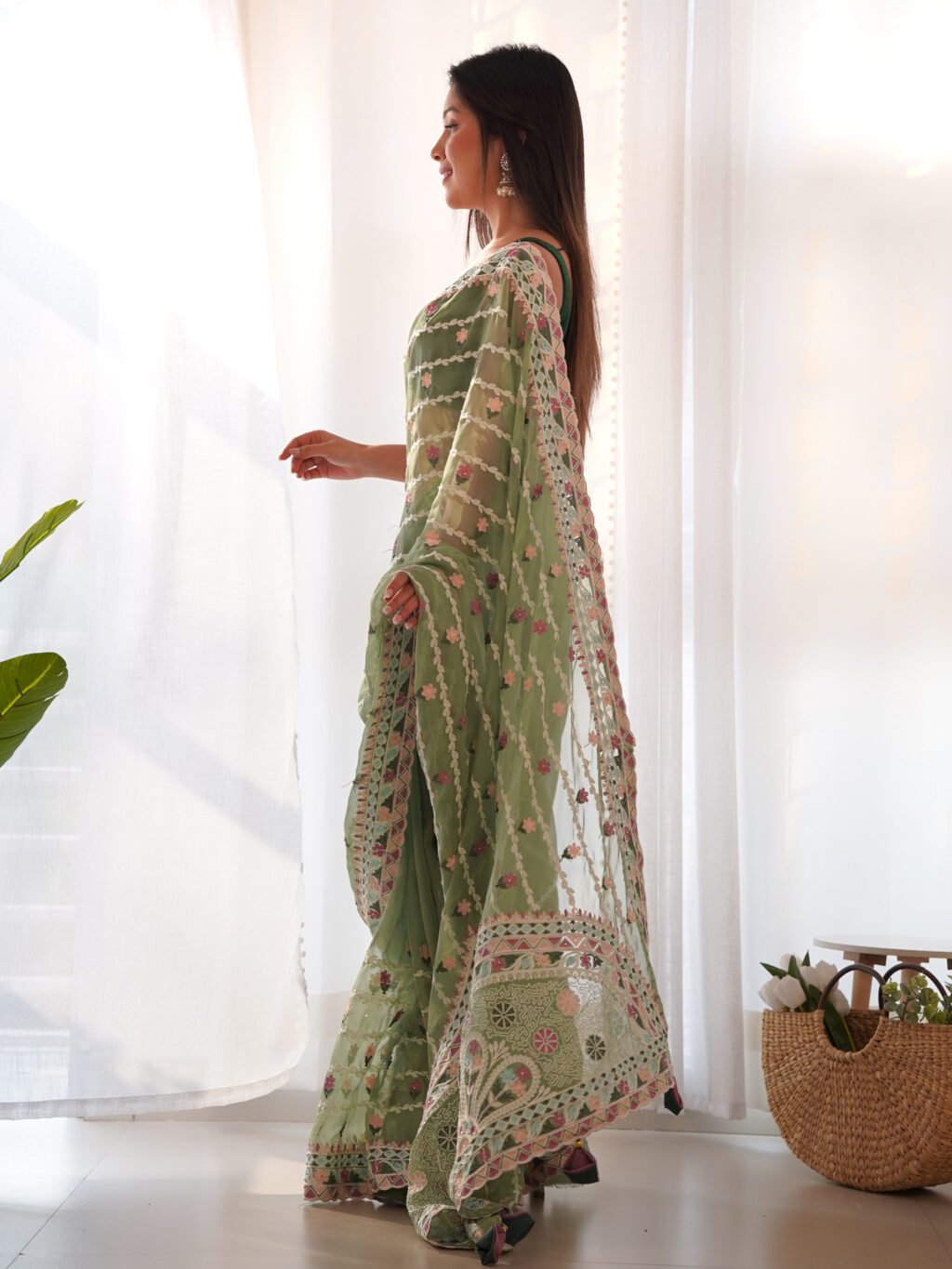 Light Green Net Saree - Image 3