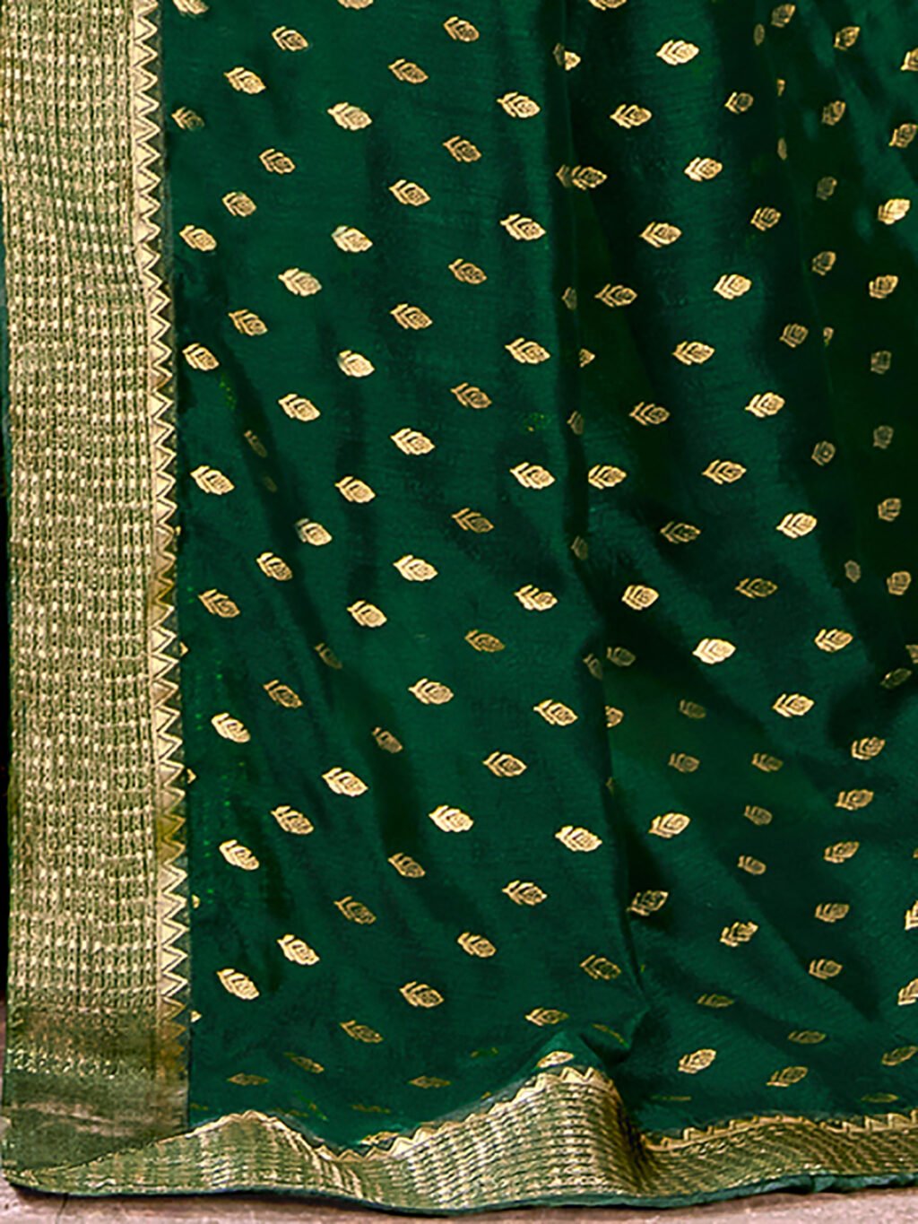 Green Silk Saree - Image 4