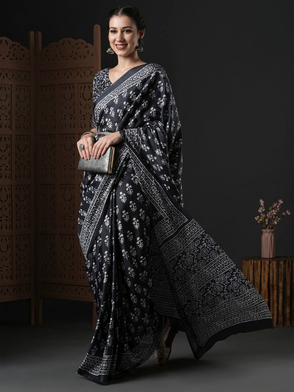 Black Silk Saree - Image 3