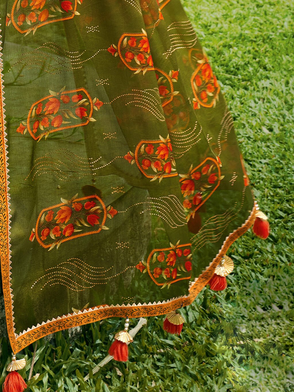 Olive Chiffon Saree - Image 4