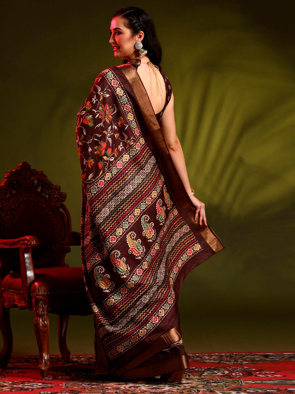 showcasing the beauty and craftsmanship of Party Wear Saree.