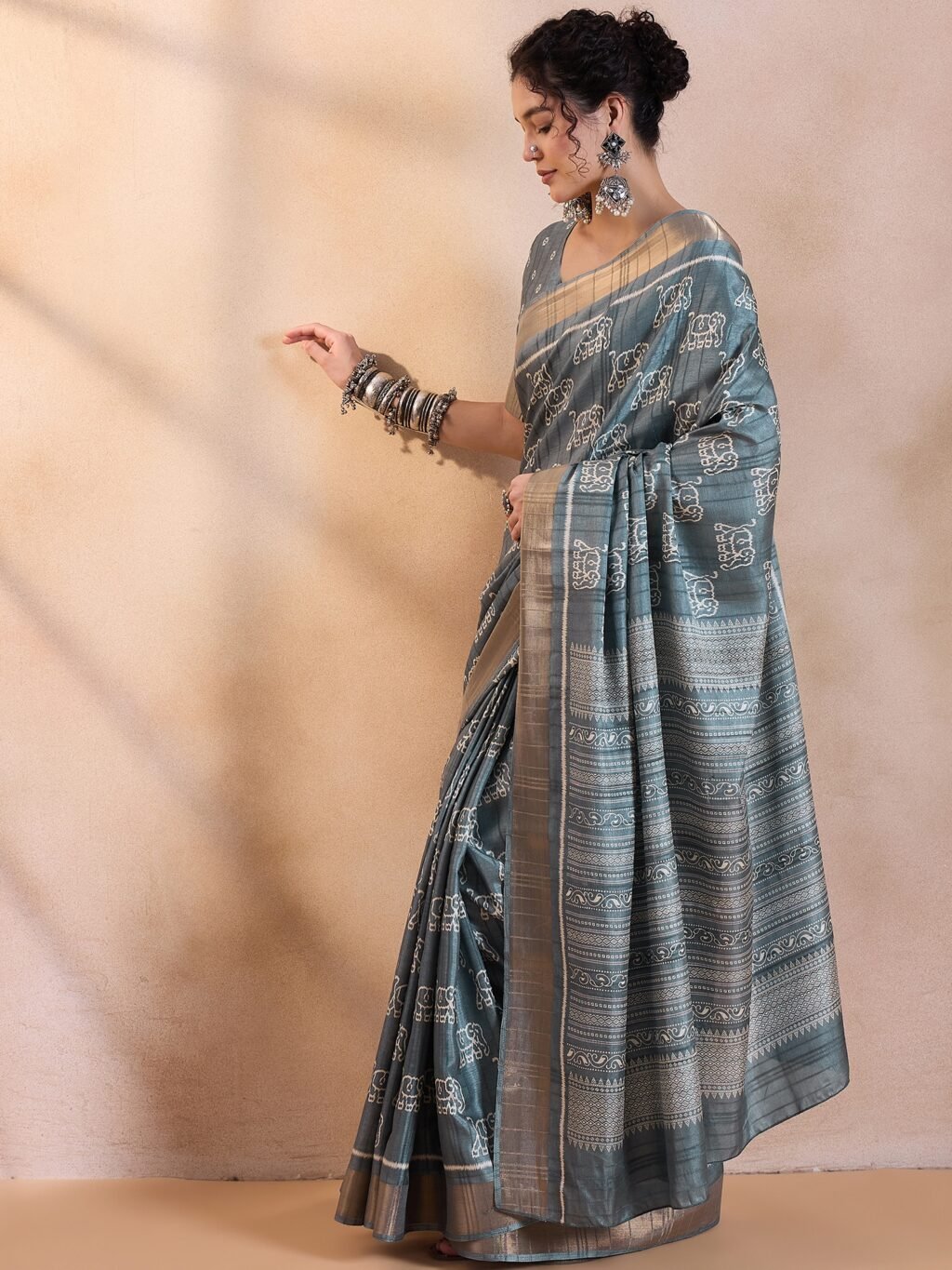 Sea Green Silk Saree - Image 3
