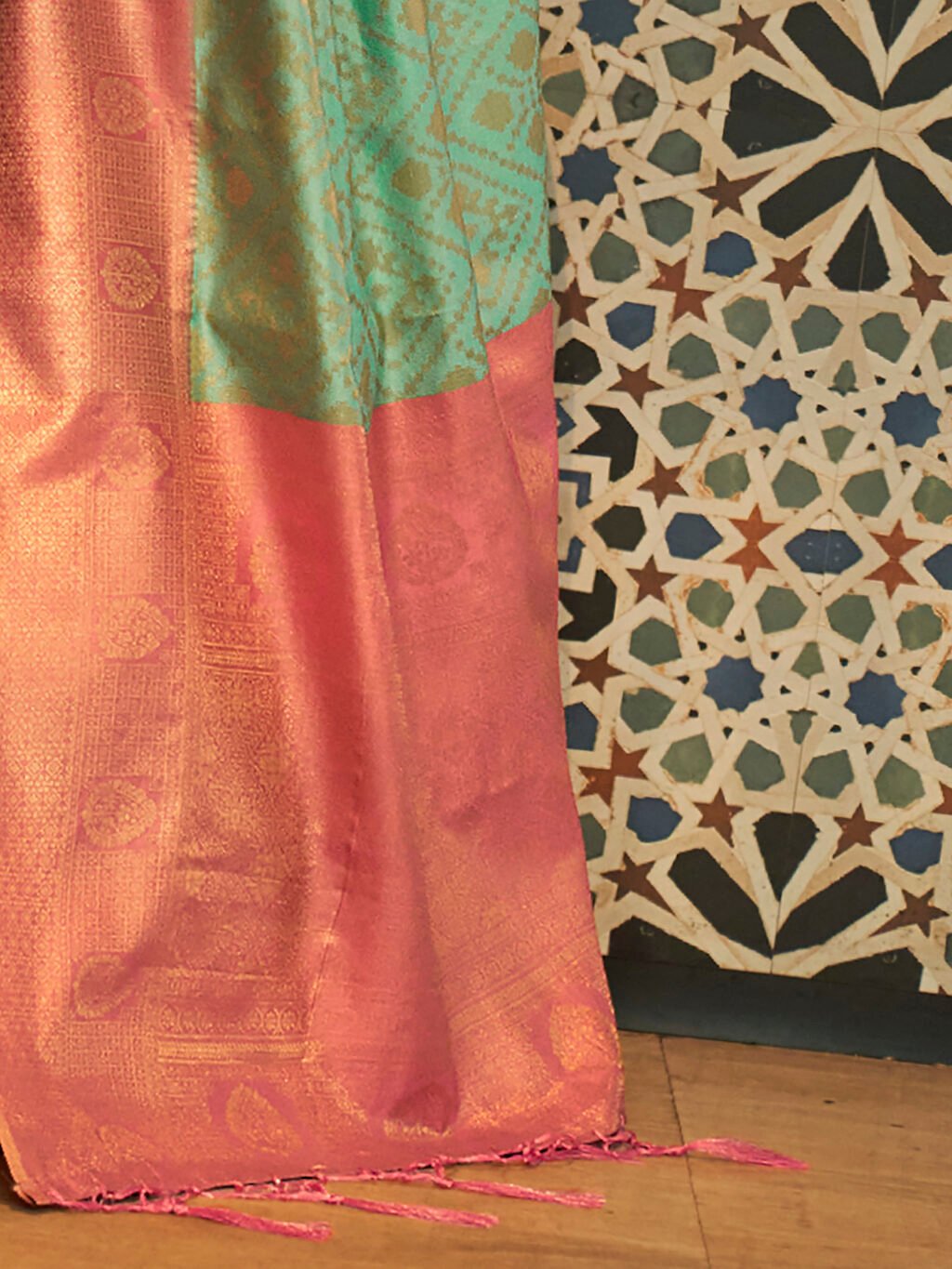 Get the best new saree design