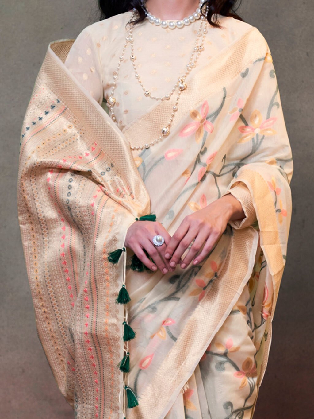 Cream Silk Saree - Image 4