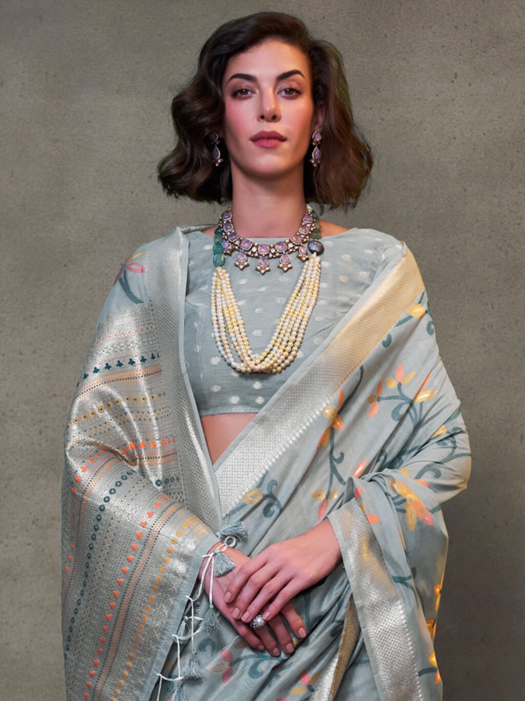 Grey Silk Saree - Image 3