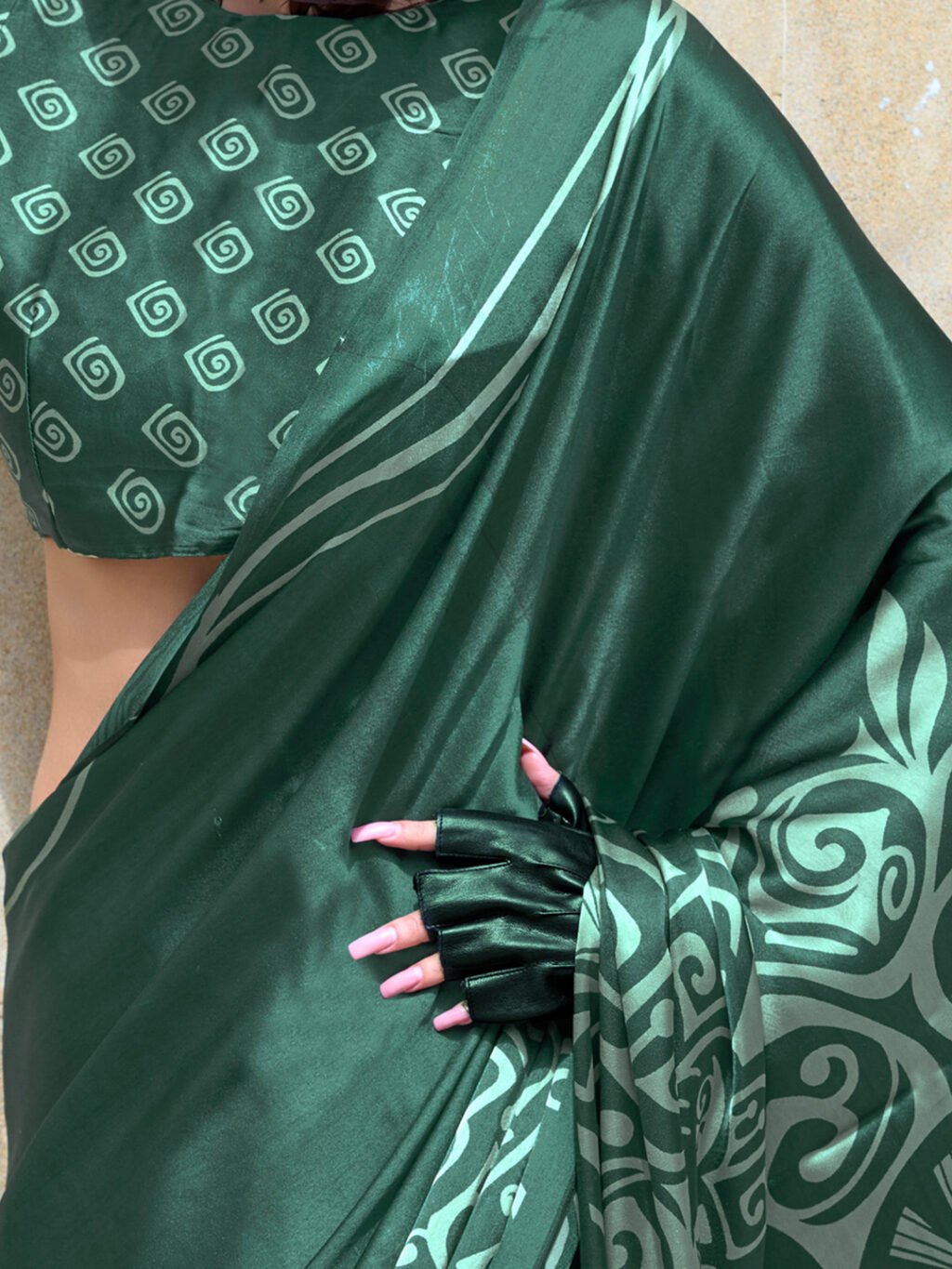 Green Saree - Image 4