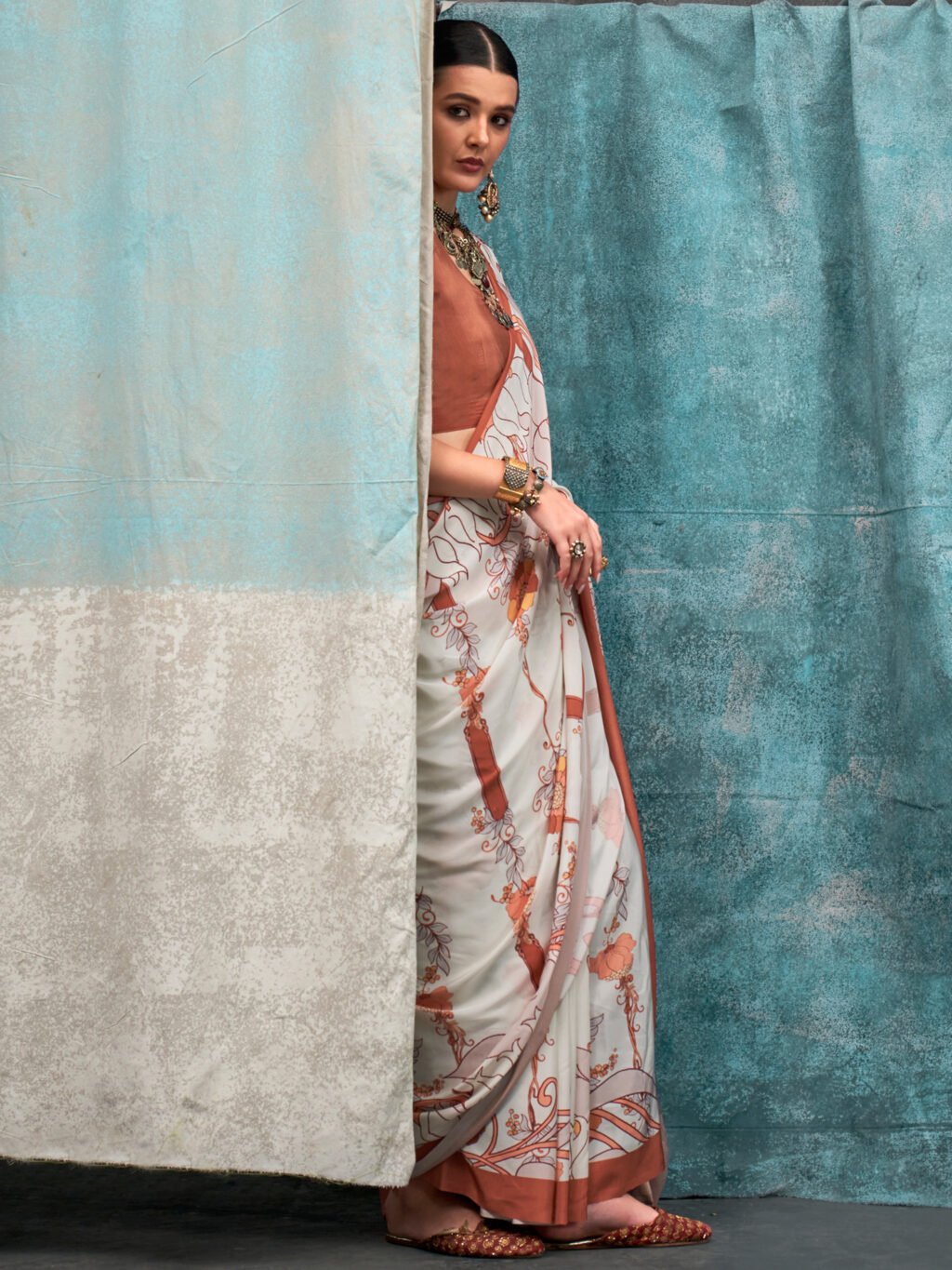 Get the best designer saree