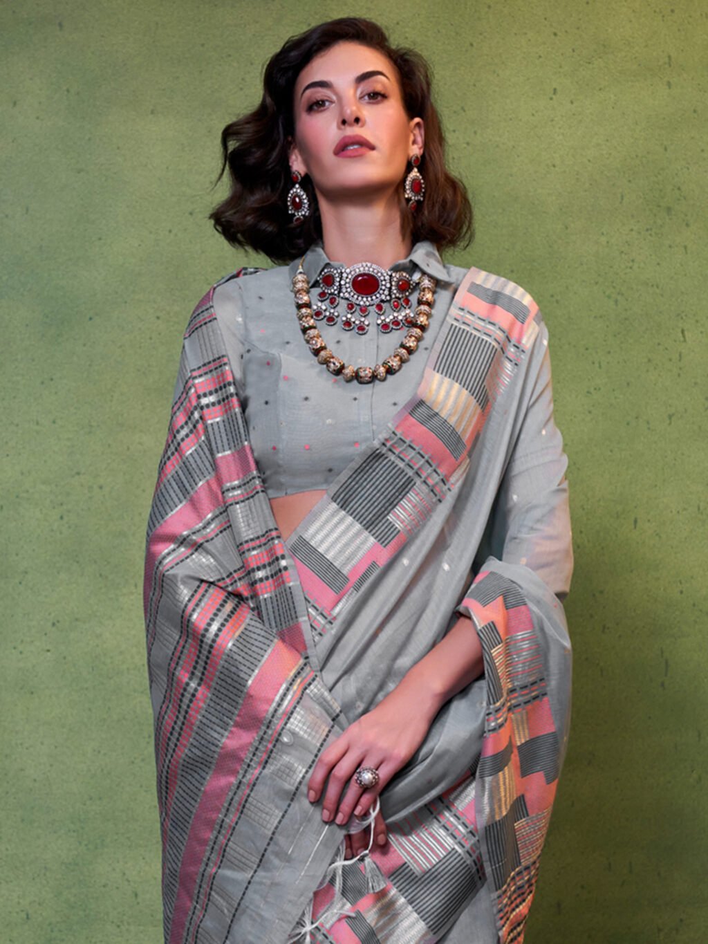 Grey Silk Saree - Image 3