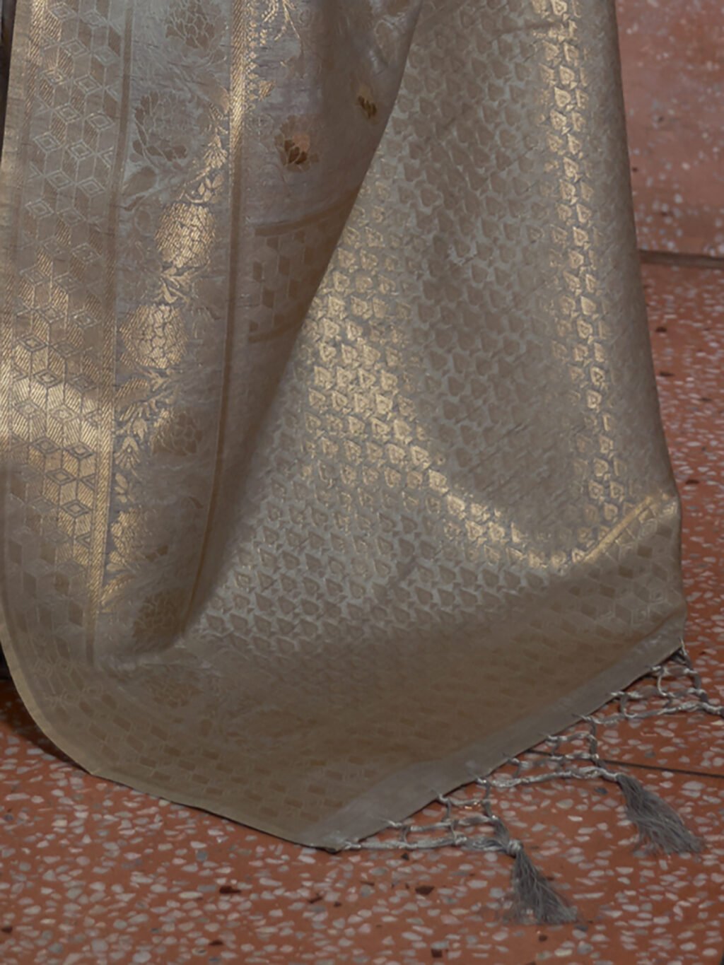 Grey Silk Saree - Image 4