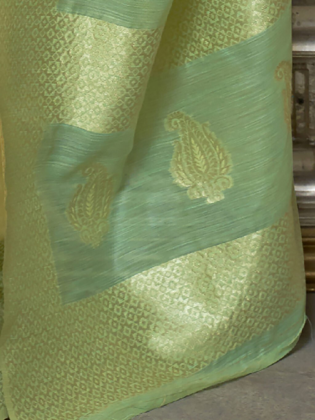 Get the best designer saree