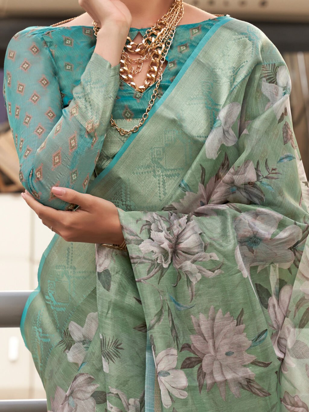 Light Green Saree - Image 4