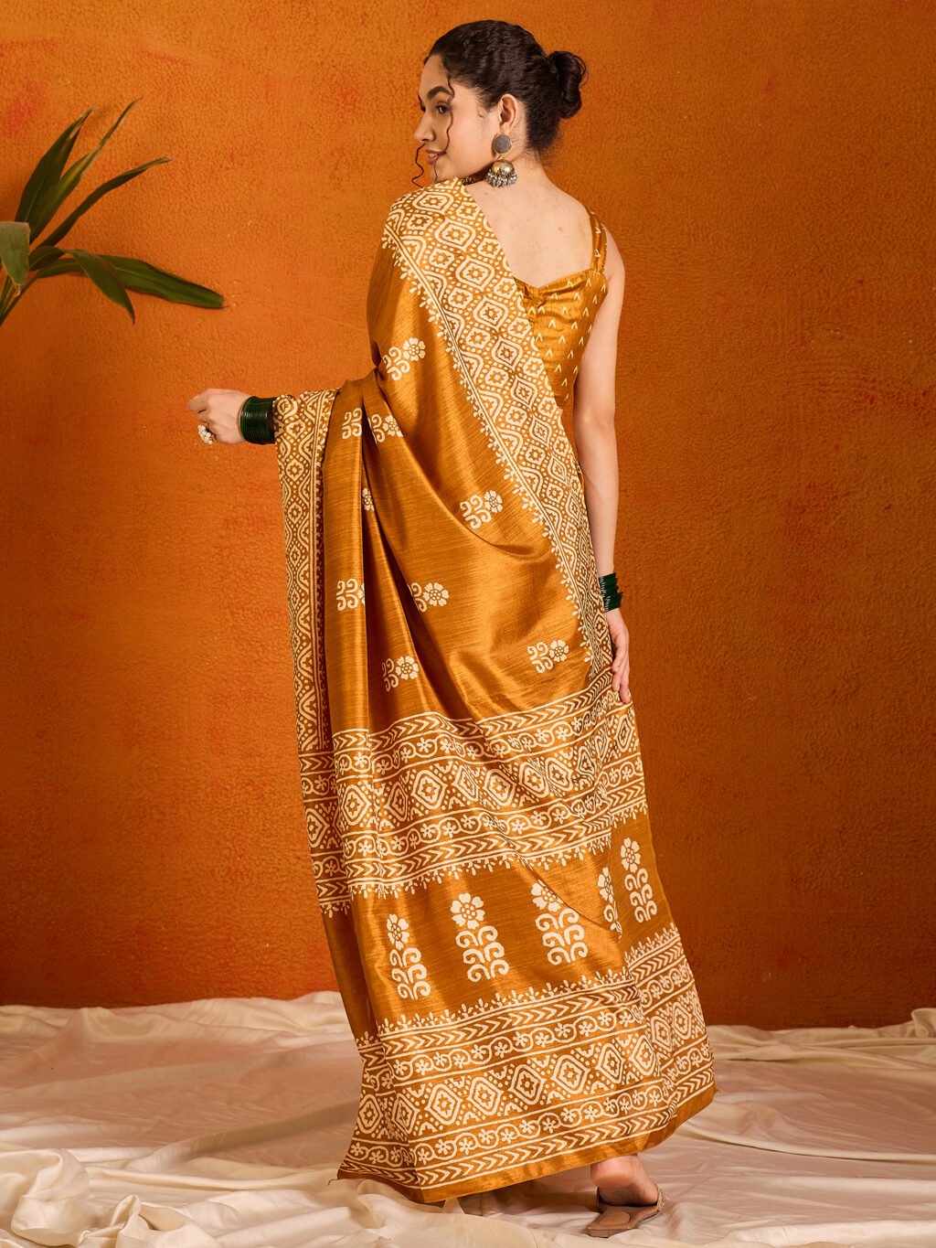 showcasing the beauty and craftsmanship of Traditional Saree.