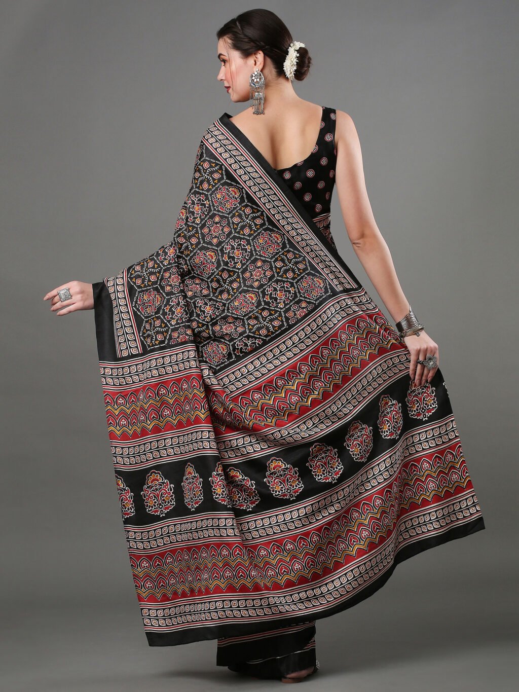 showcasing the beauty and craftsmanship of Traditional Saree.