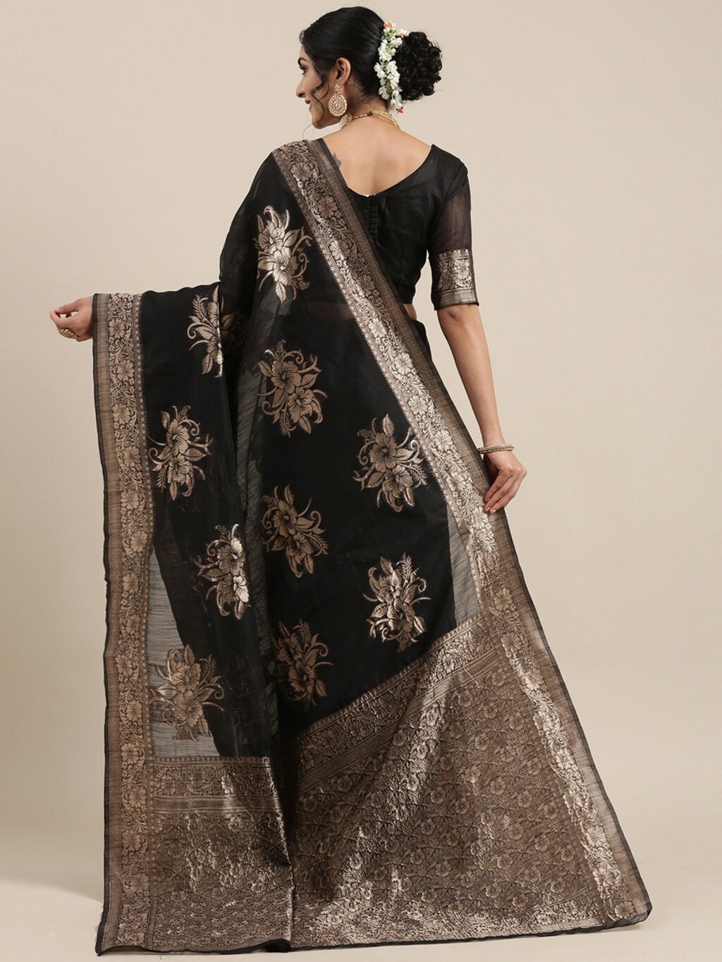 showcasing the beauty and craftsmanship of Traditional Saree.