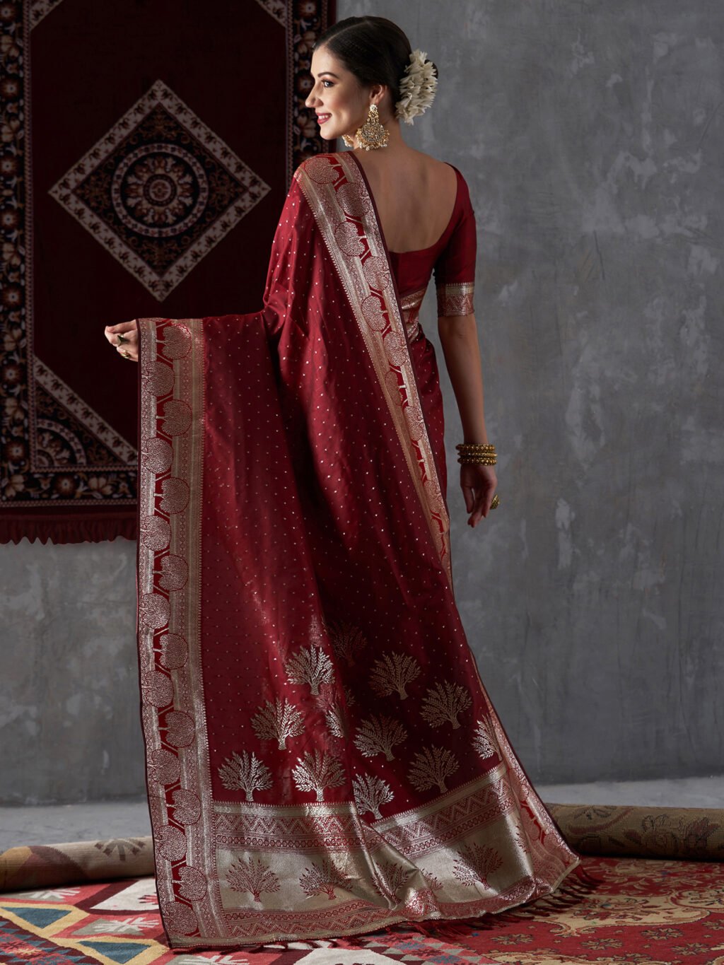 Dark Maroon Kanjeevaram Silk Saree - Image 4