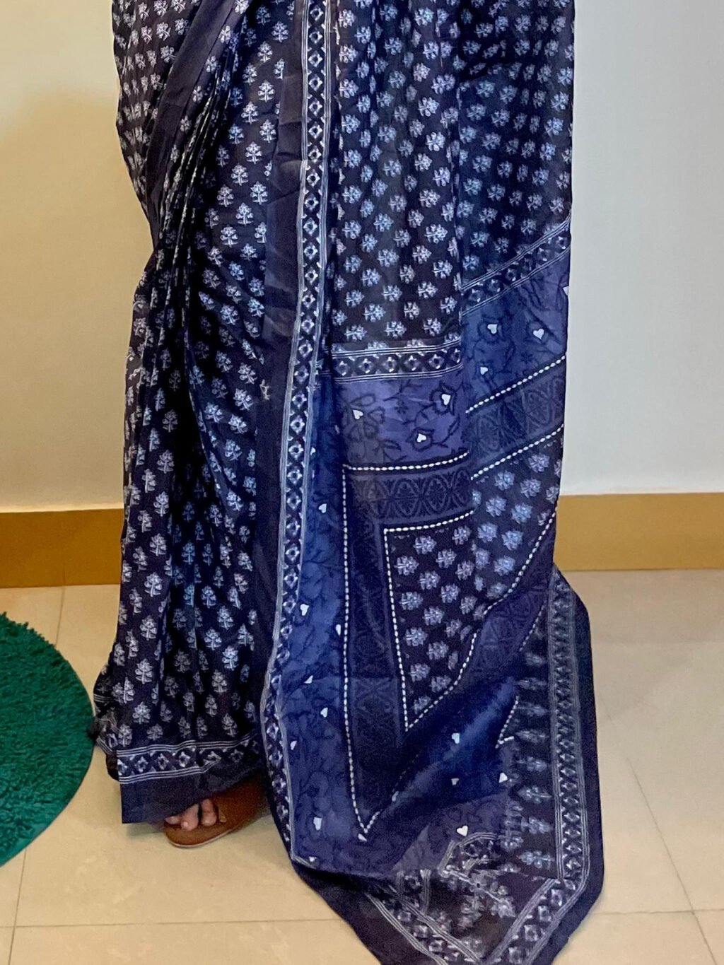 Navy Blue Printed Branded Cotton Saree - Image 4