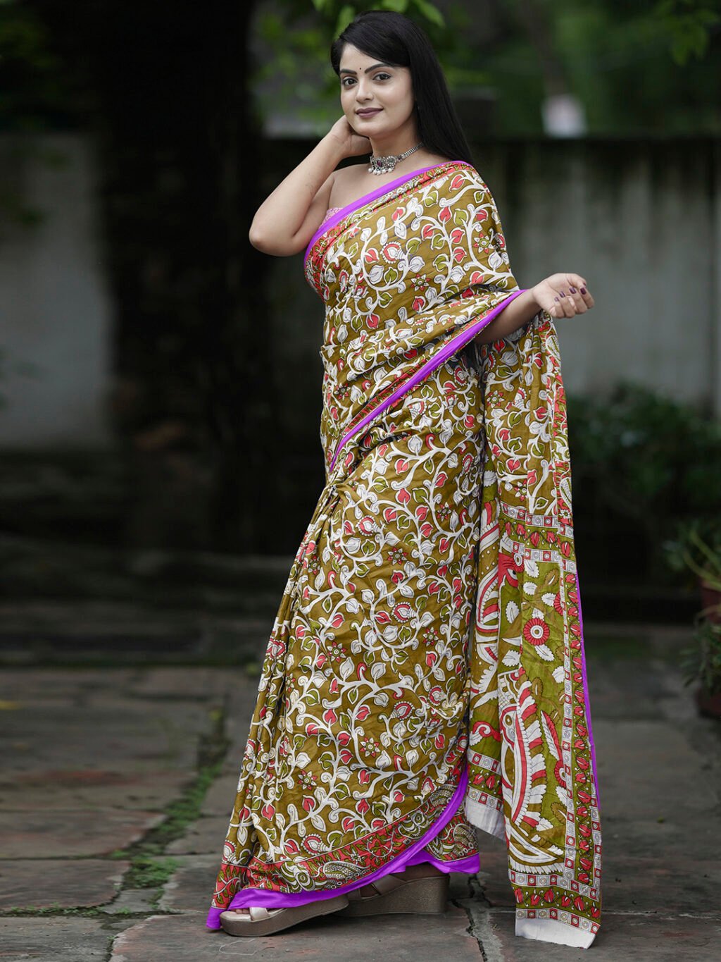showcasing the beauty and craftsmanship of Traditional Saree.