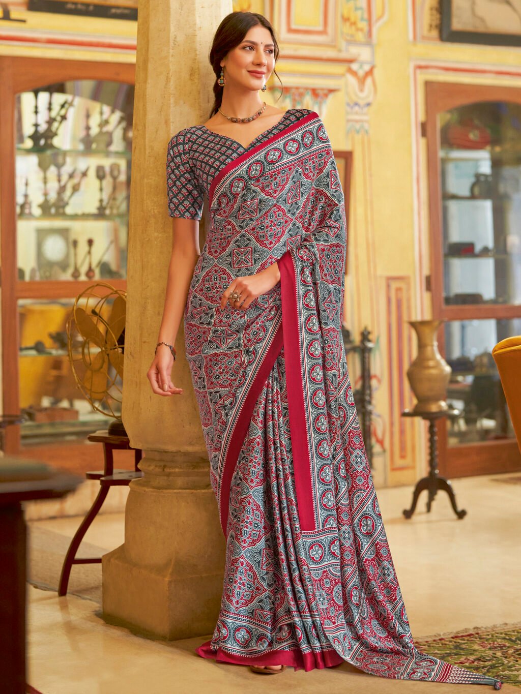 Image of Grey Saree