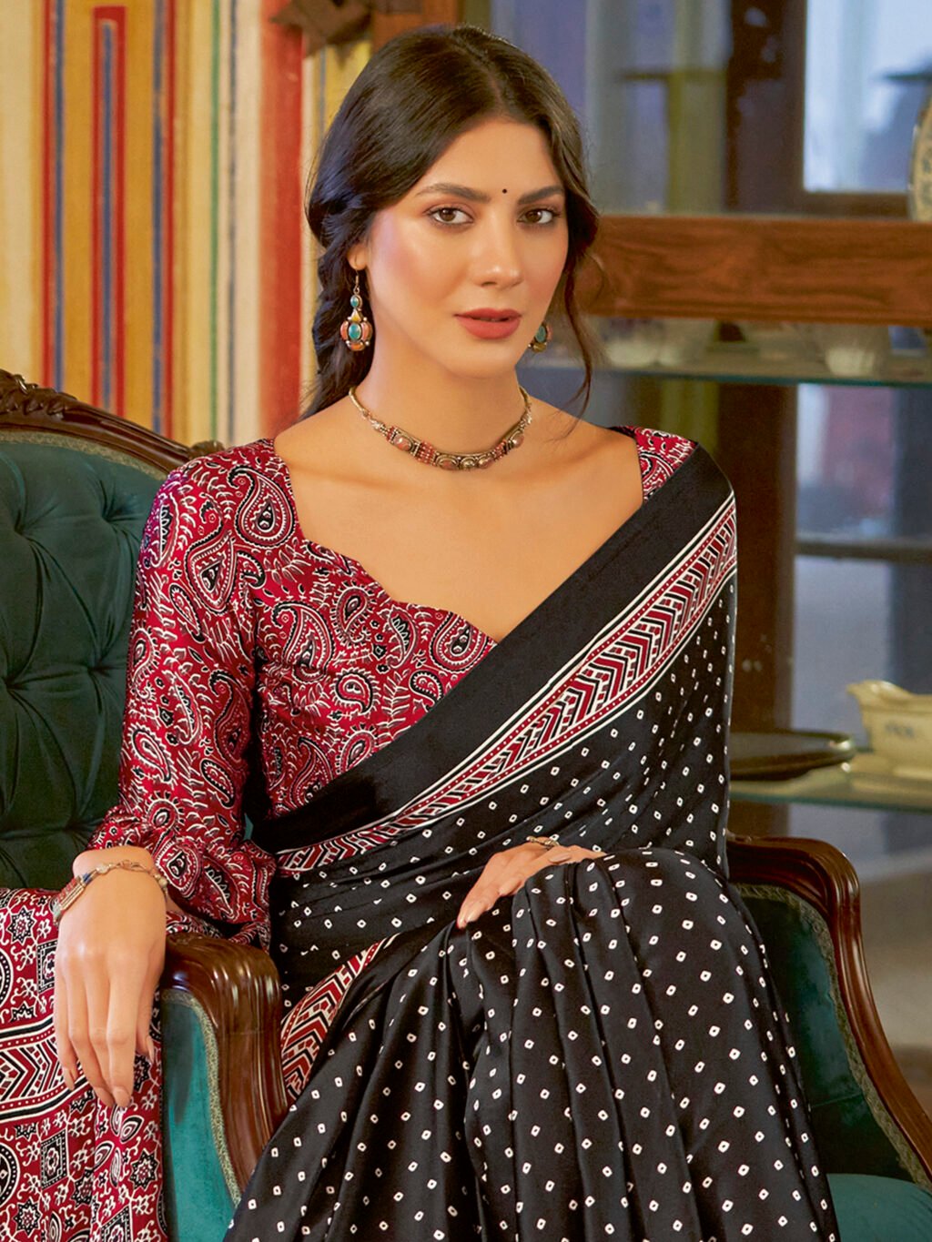 Black Saree - Image 4