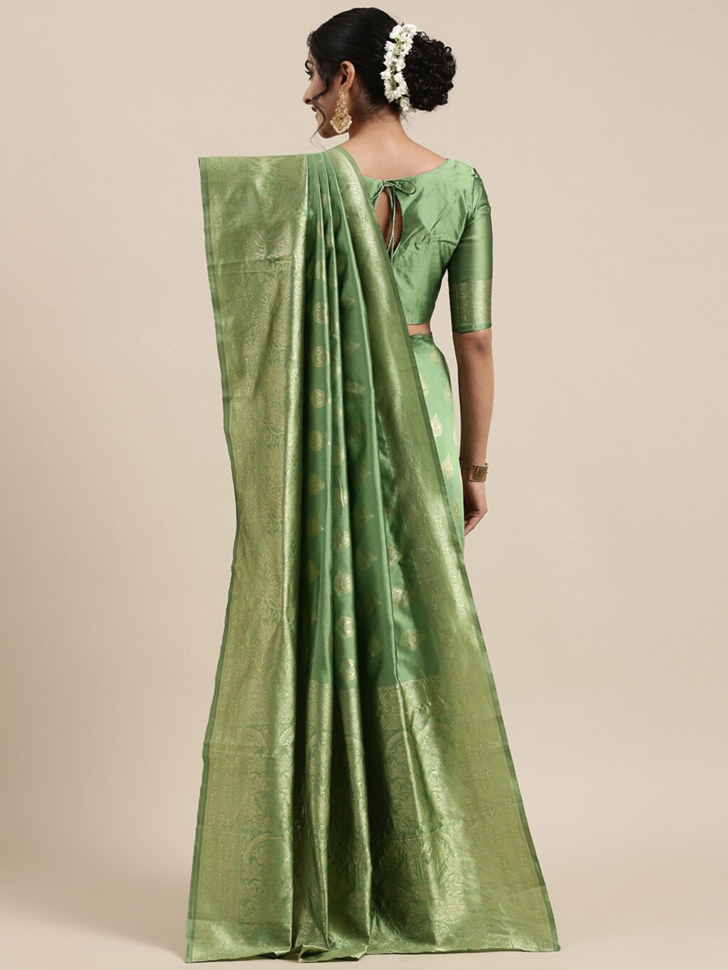 showcasing the beauty and craftsmanship of Traditional Saree.