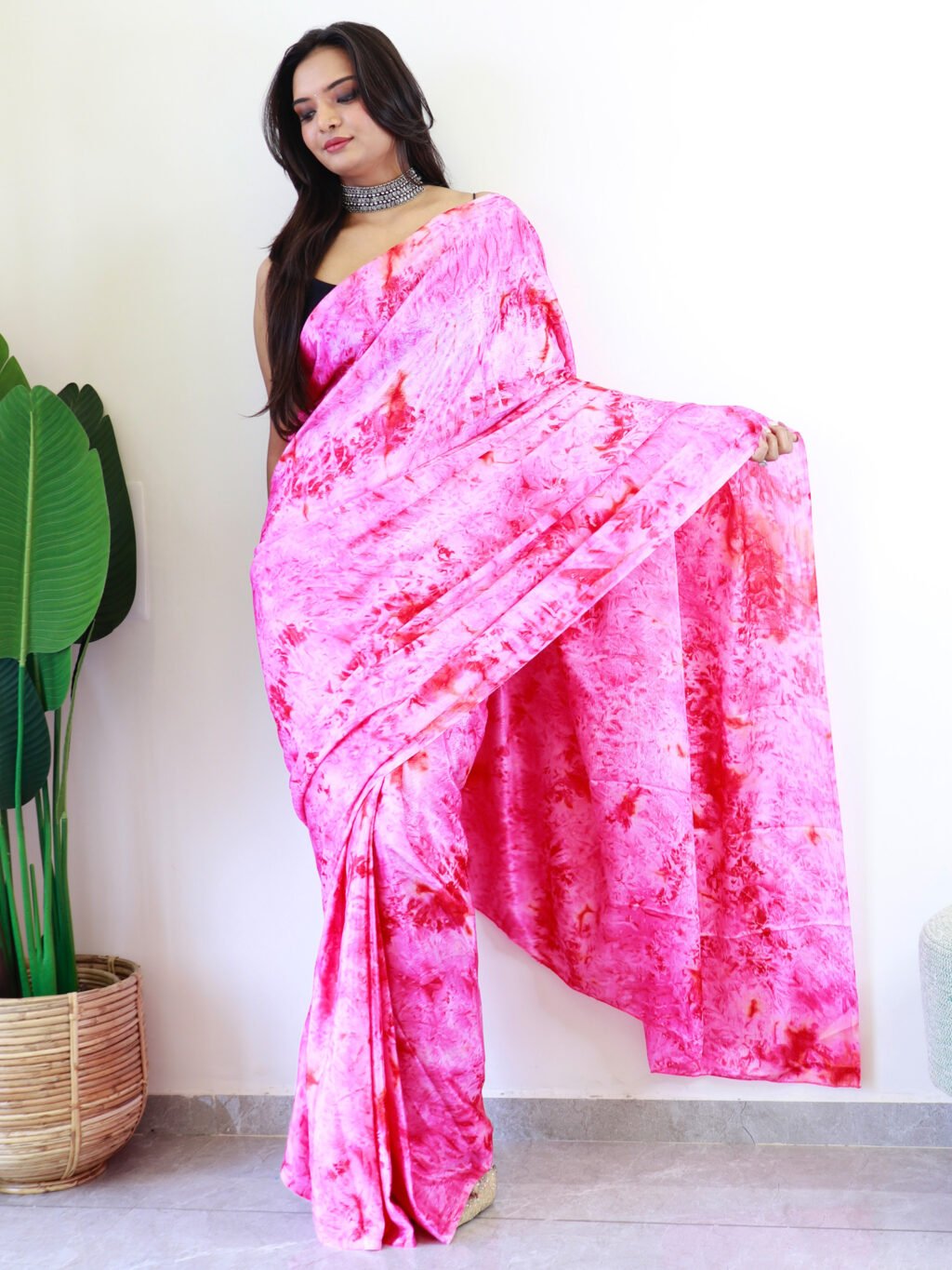 Image of Pink Chiffon Saree