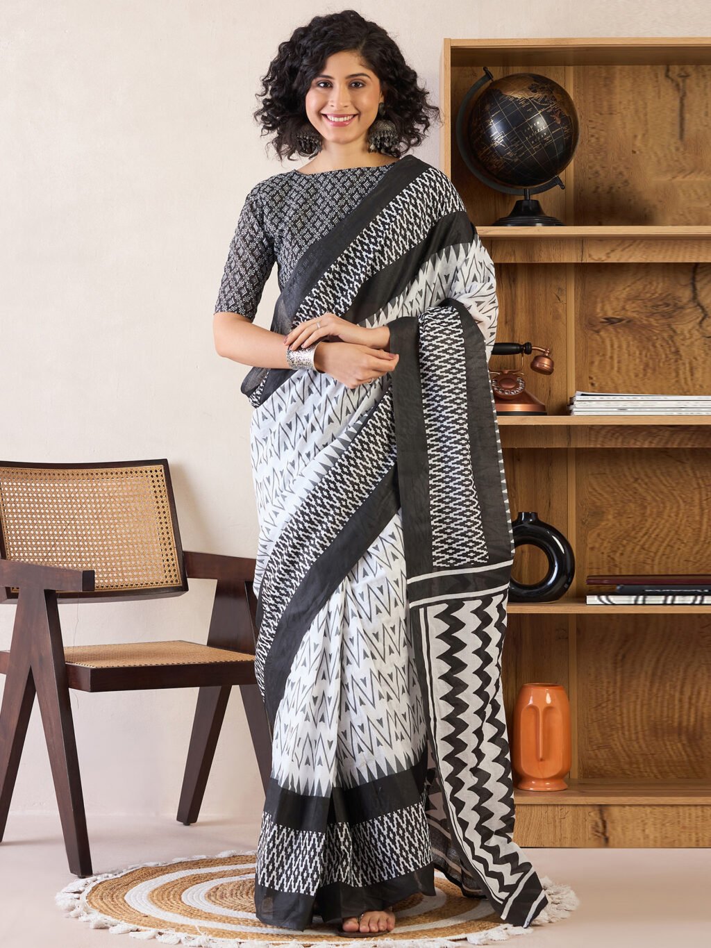 Get the best organza saree