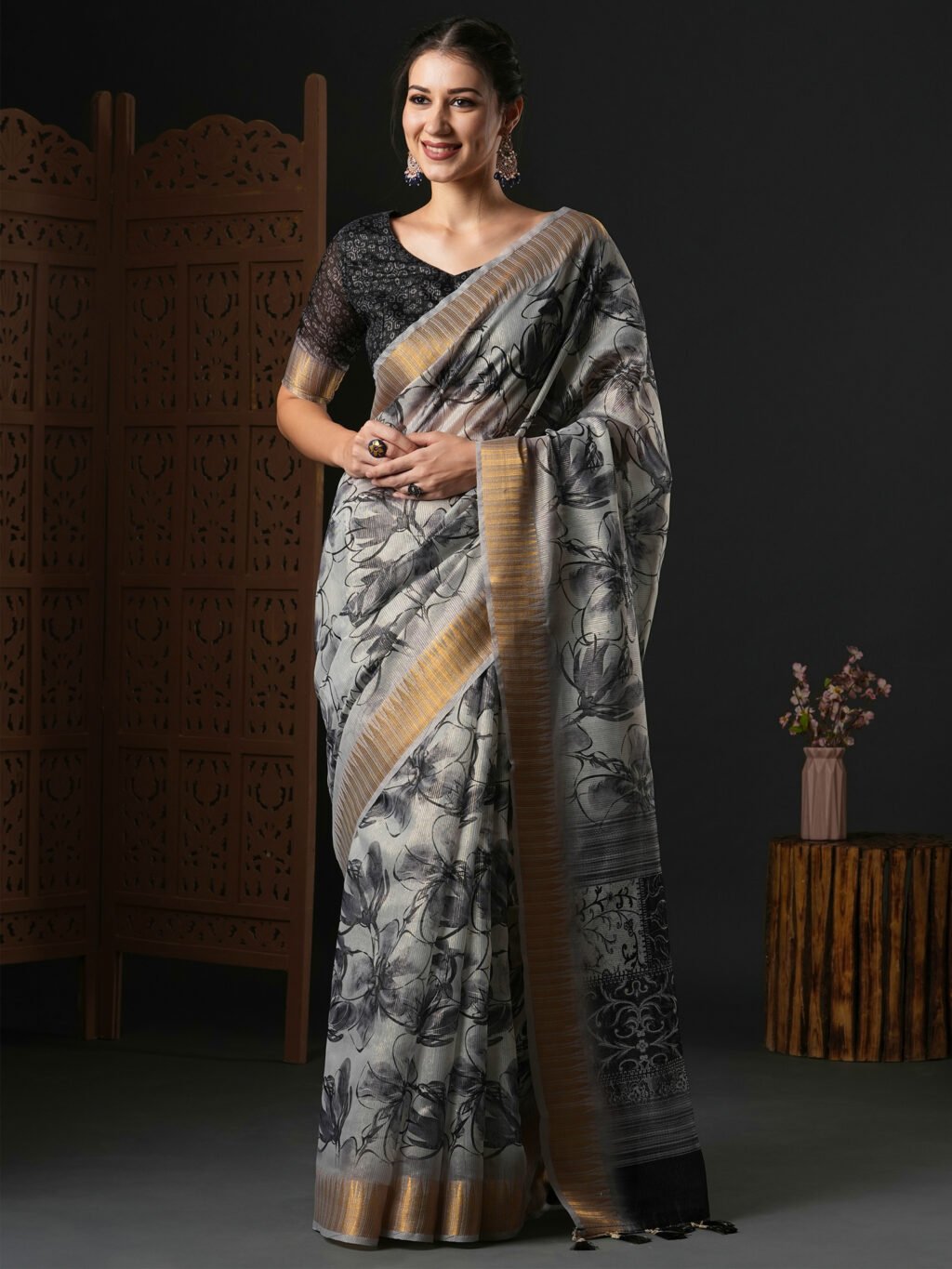 Image of Grey Saree
