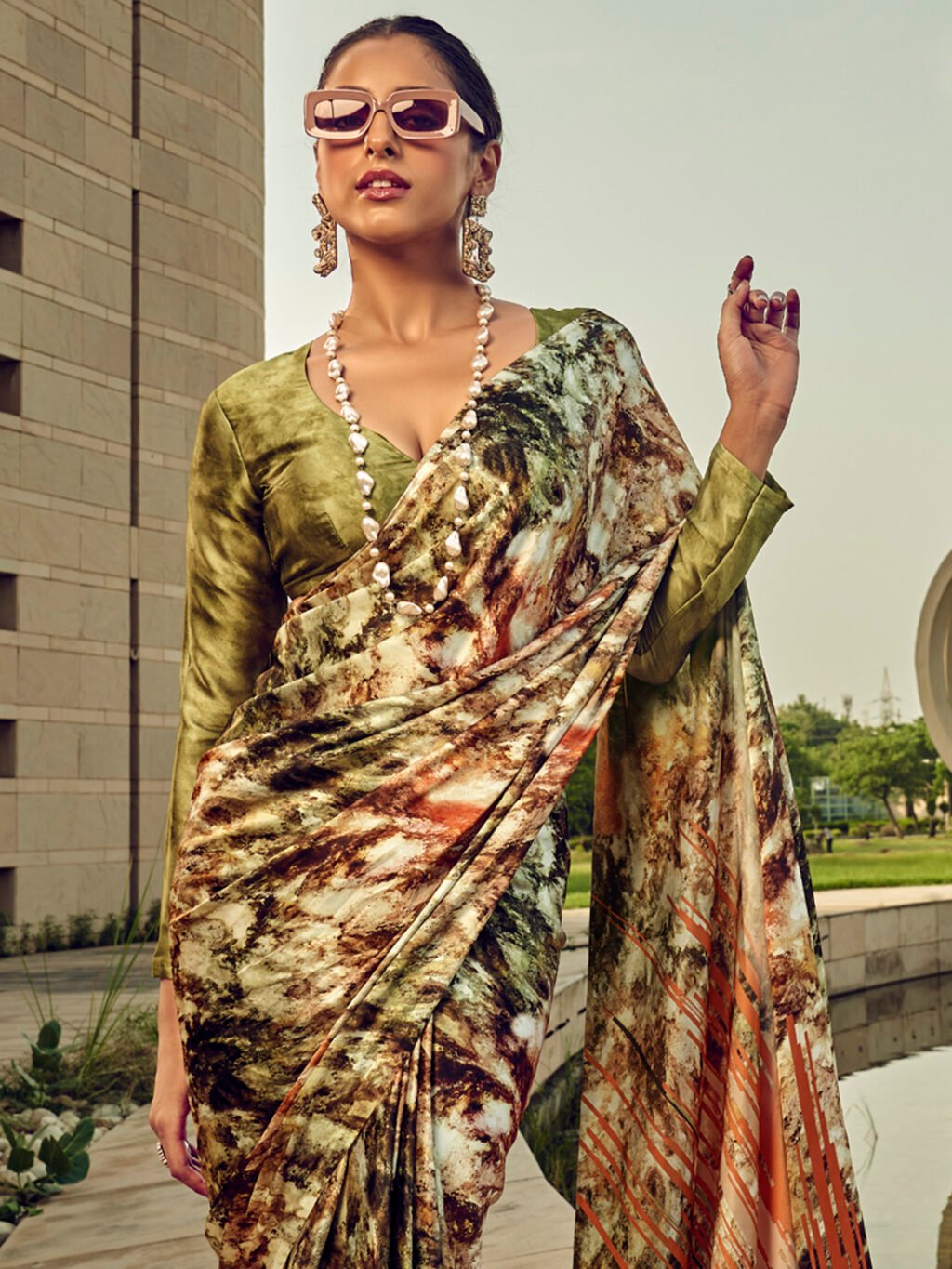 Olive Silk Saree - Image 3