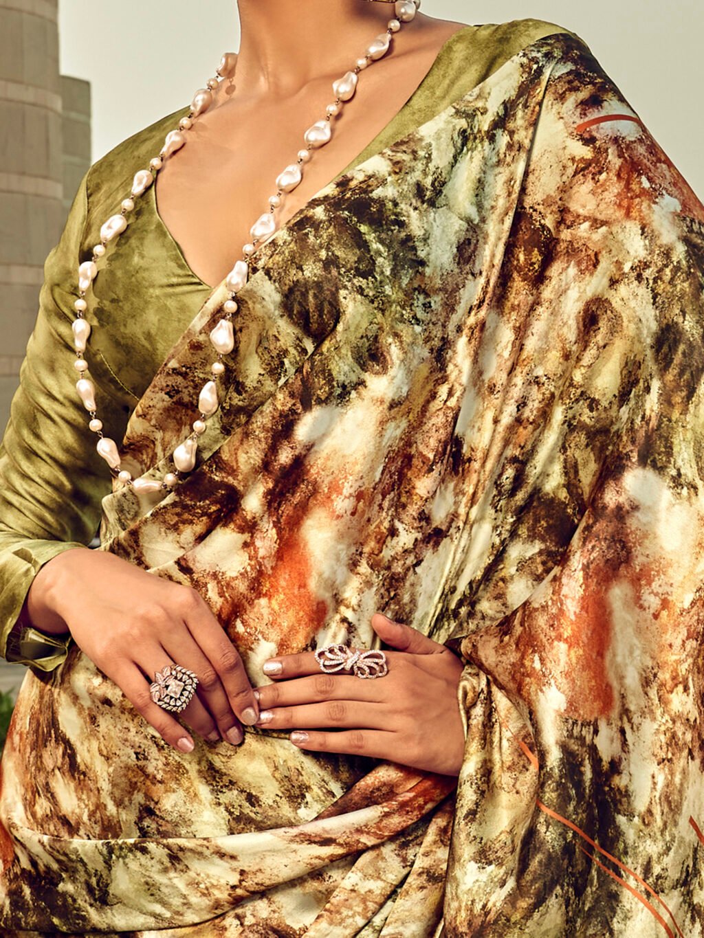 Olive Silk Saree - Image 4