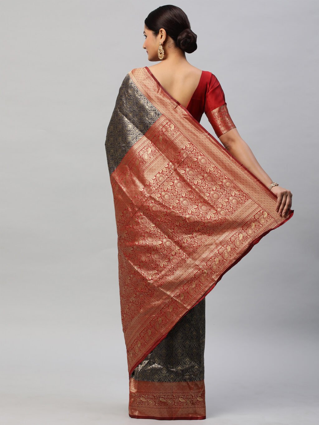 showcasing the beauty and craftsmanship of Party Wear Saree.
