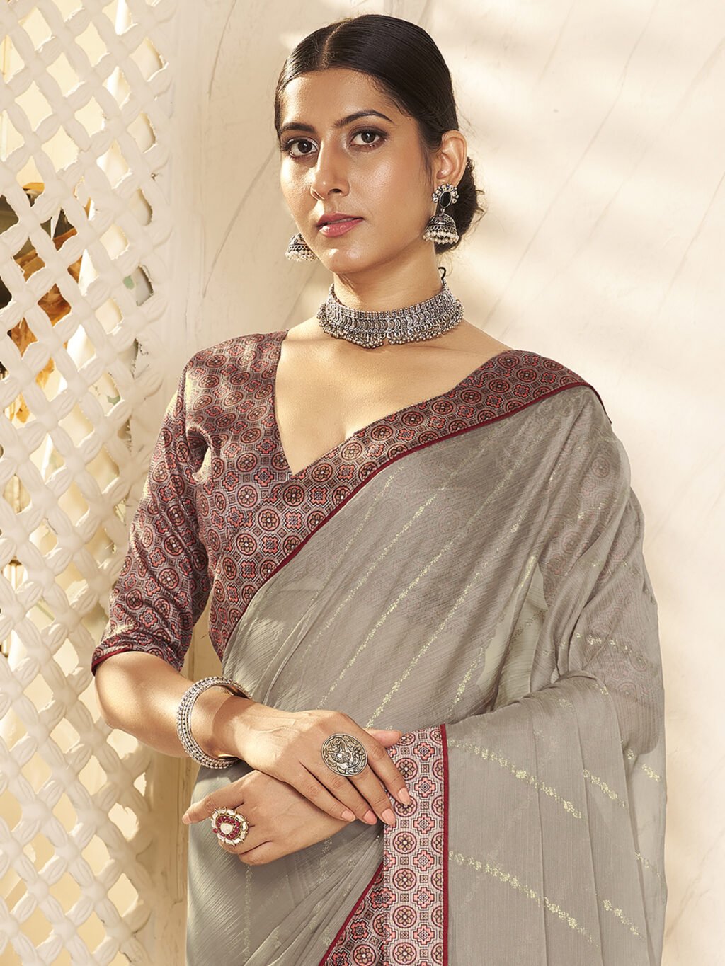 Ethnic Grey Branded Chiffon Saree - Image 3