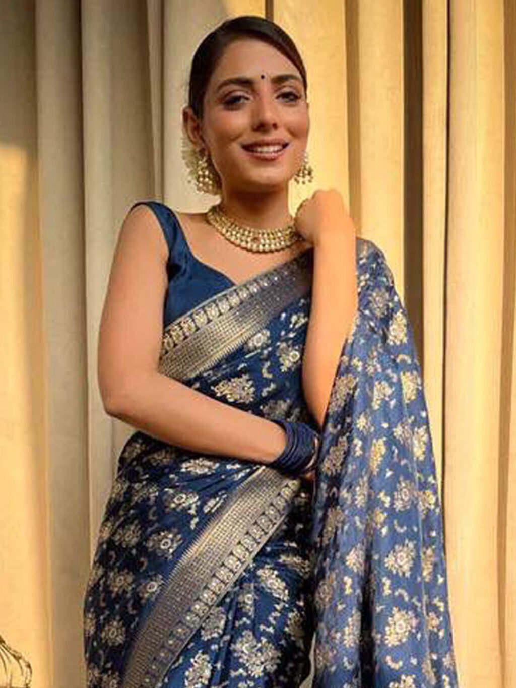 Navy Blue Silk Saree - Image 4