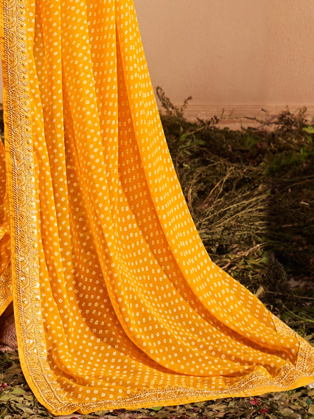 Yellow Partywear Bandhani Georgette Saree - Image 4