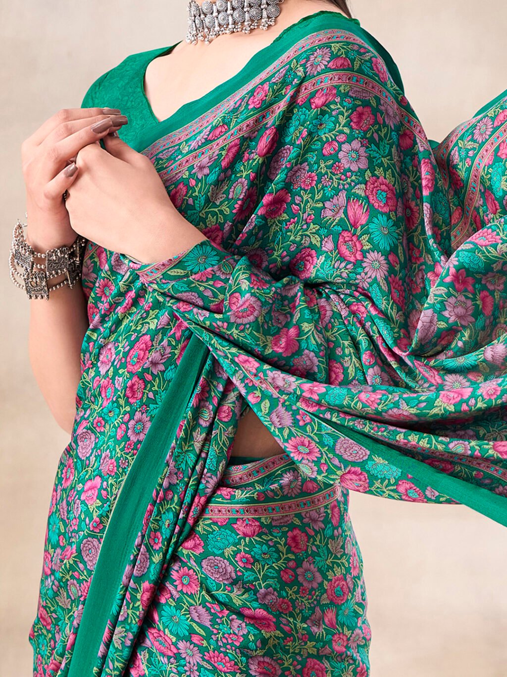 Green Saree - Image 4