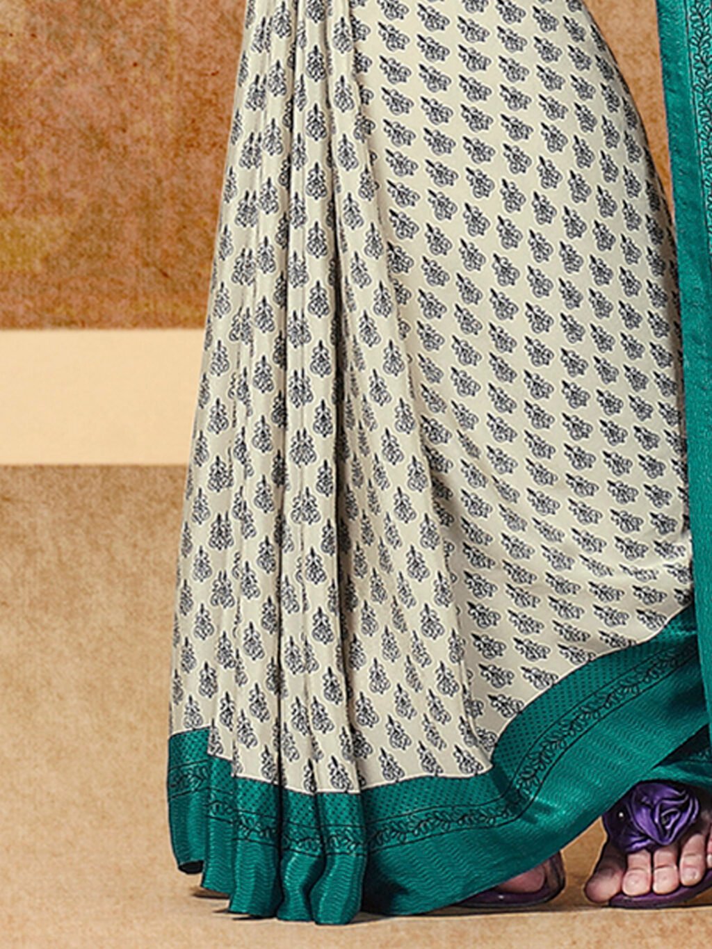 Teal Bluish Cream Crepe Silk Saree - Image 4