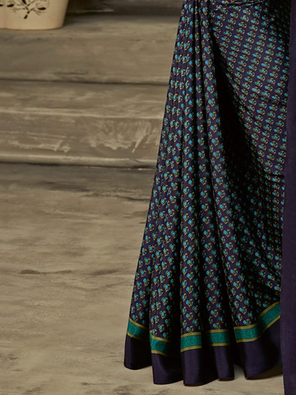 Navy Blue Printed Crepe Silk Saree - Image 4